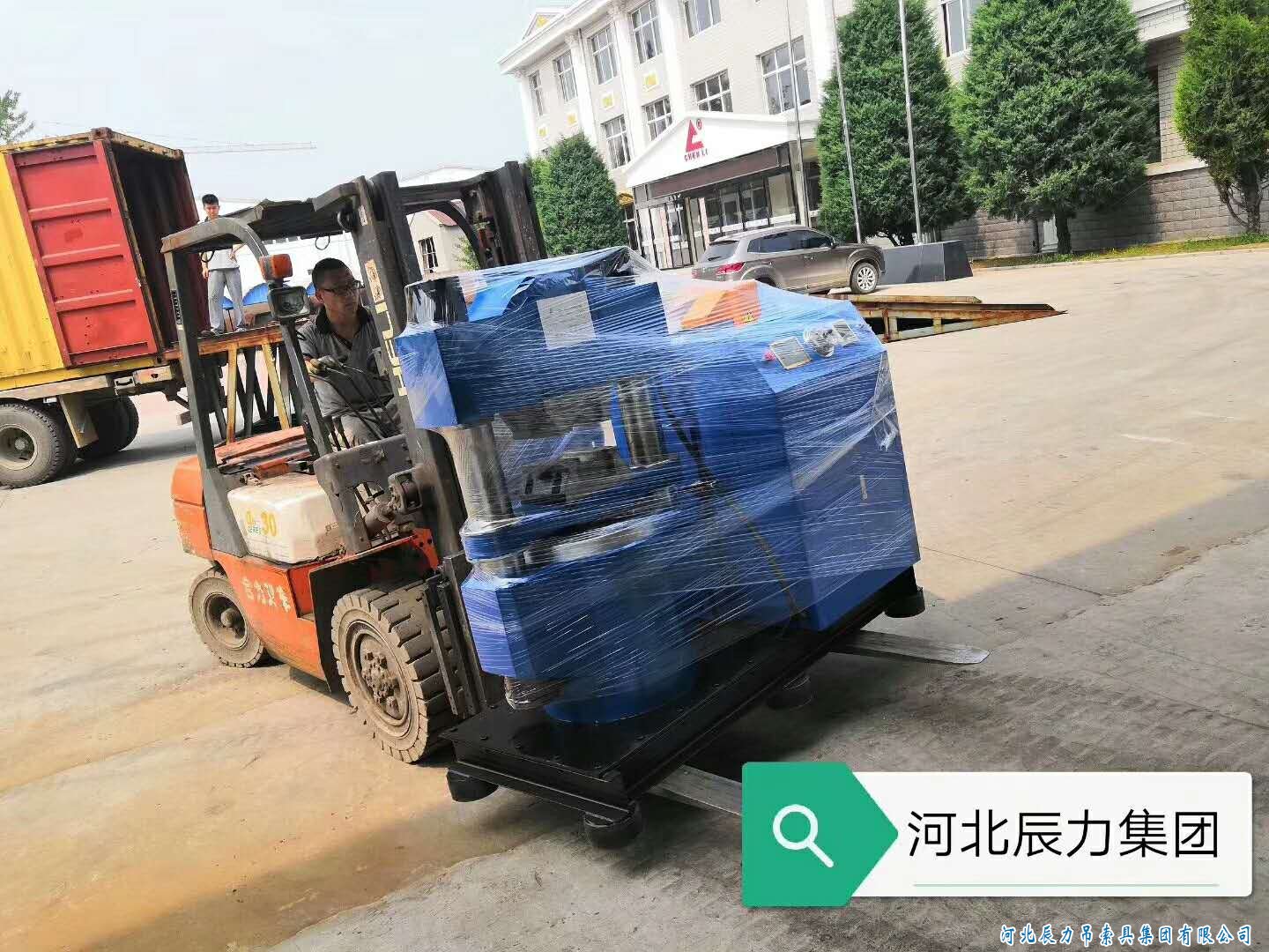 鋼絲繩纏放繩機(jī)器，鋼絲繩索具壓制機(jī)器，集體裝柜發(fā)貨